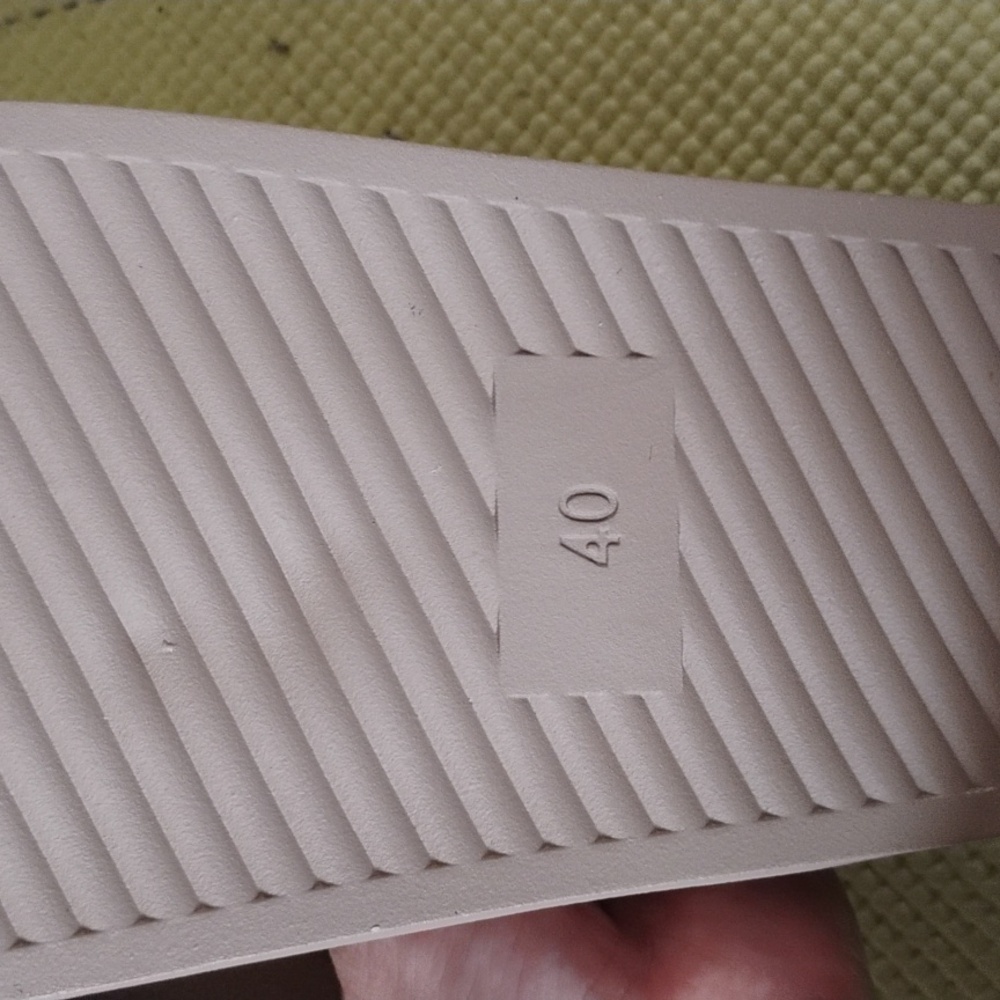 NEW Clogs - Picture 3 of 3